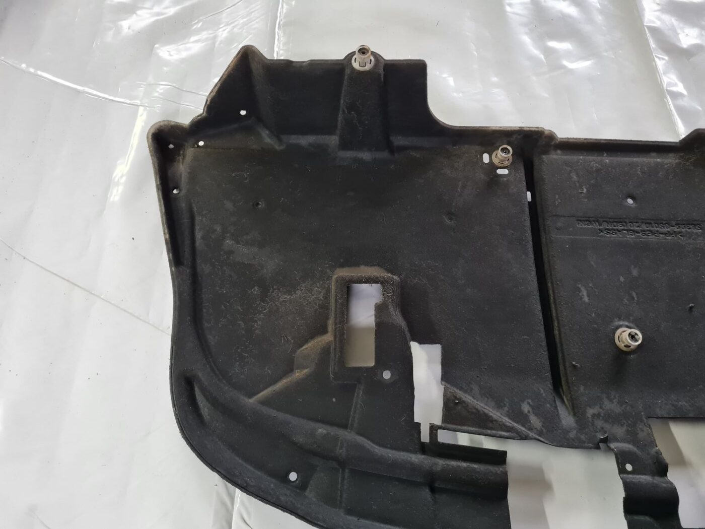 Virsbūves apakšējais aizsargs priekš TOYOTA AVENSIS 2010 2 Virsbūves apakšējais aizsargs priekš TOYOTA AVENSIS 2010