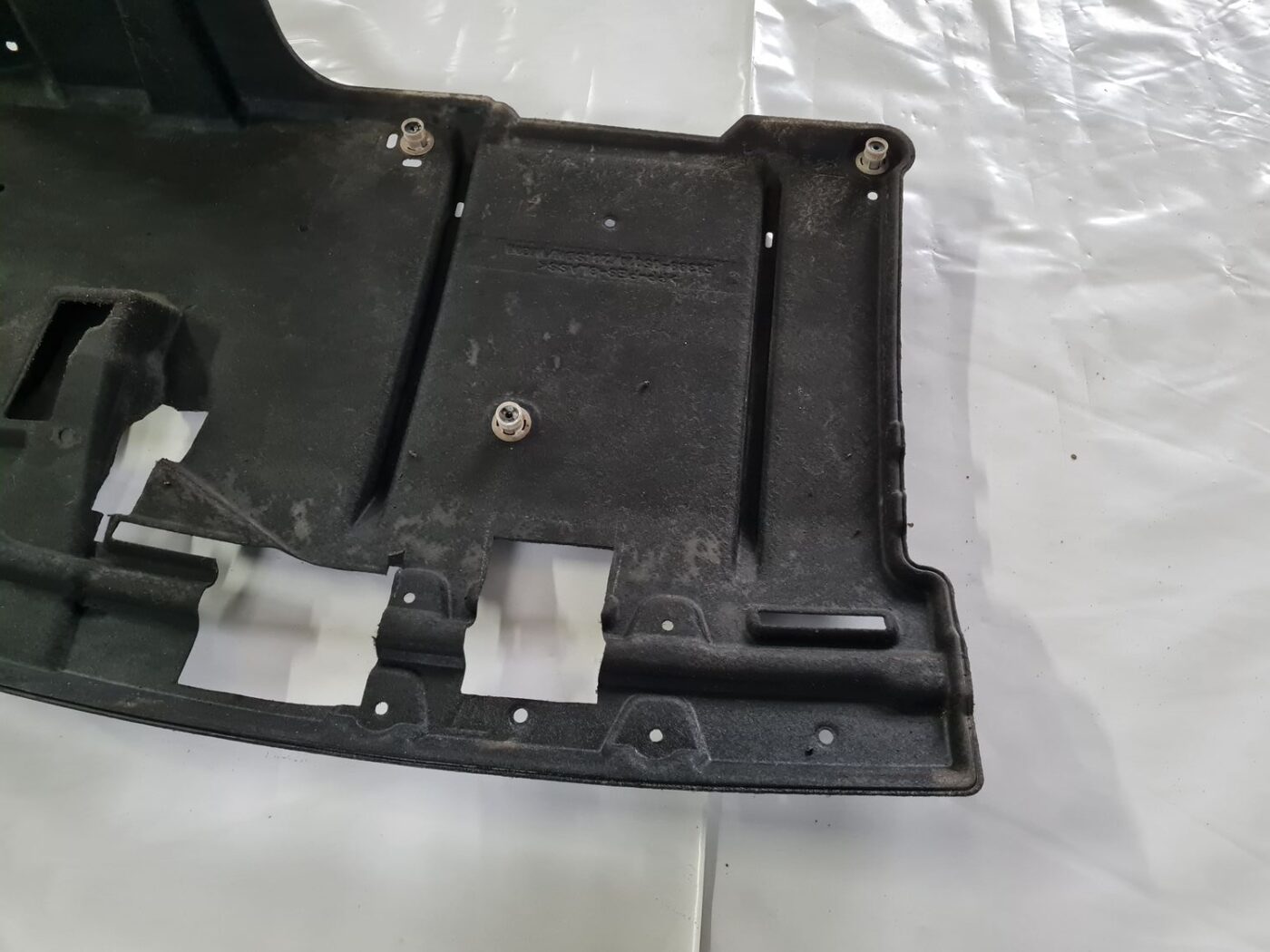 Virsbūves apakšējais aizsargs priekš TOYOTA AVENSIS 2010 6 Virsbūves apakšējais aizsargs priekš TOYOTA AVENSIS 2010