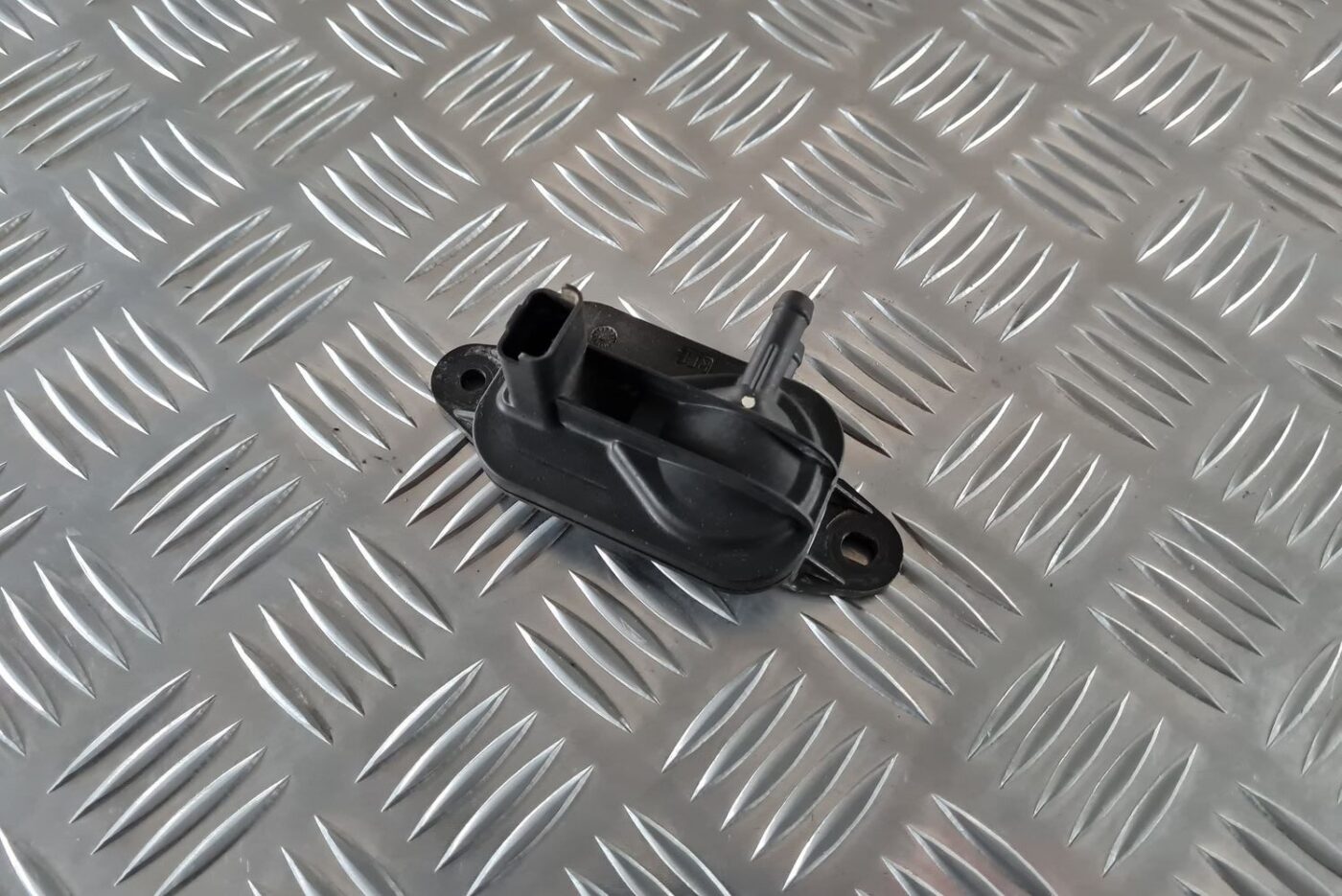 Izplūdes gāzu spiediena sensors priekš CITROEN C8 2005 4 Izplūdes gāzu spiediena sensors priekš CITROEN C8 2005