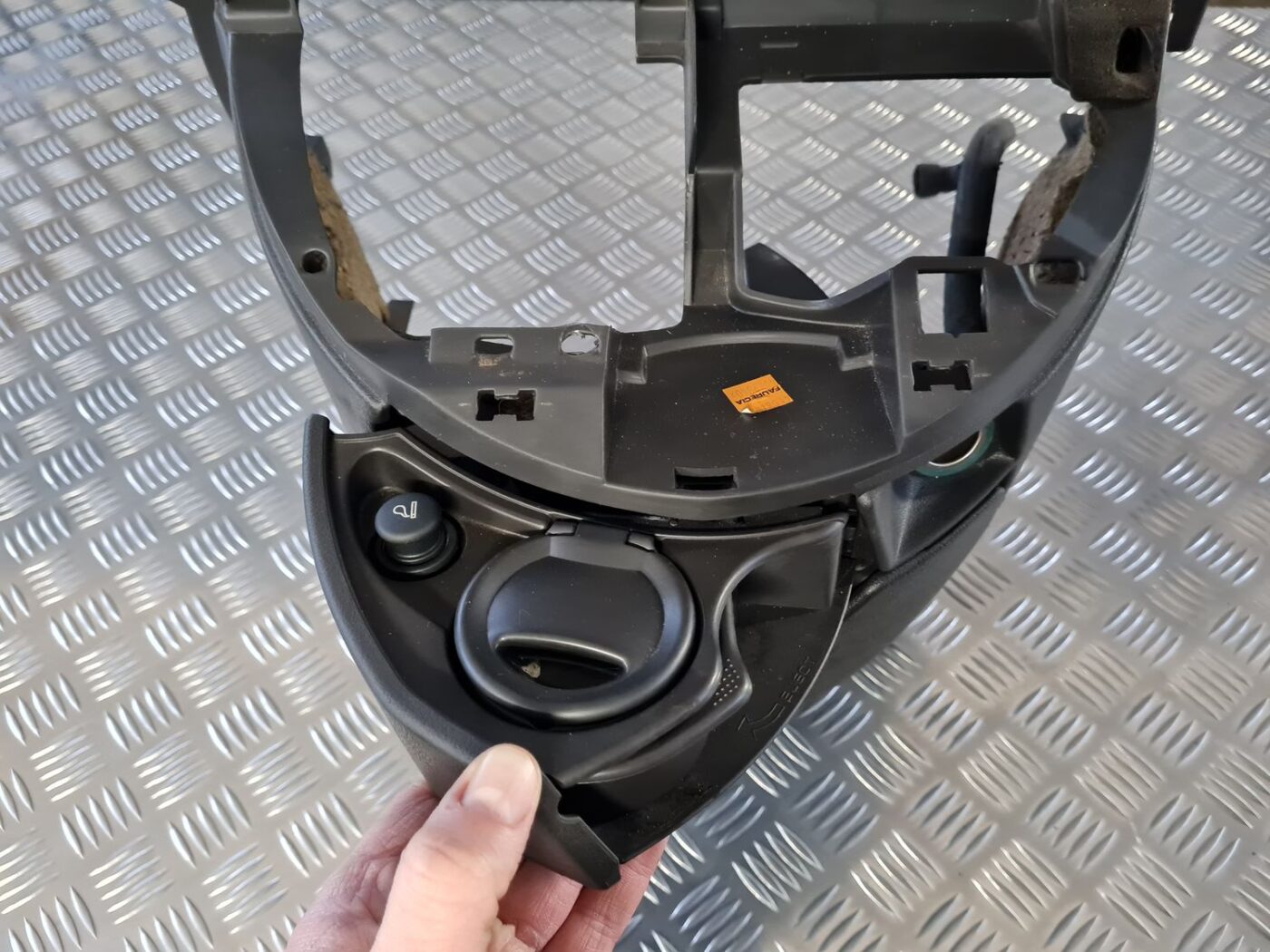 Krūzes turētājs priekš CITROEN C8 2005 4 Krūzes turētājs priekš CITROEN C8 2005