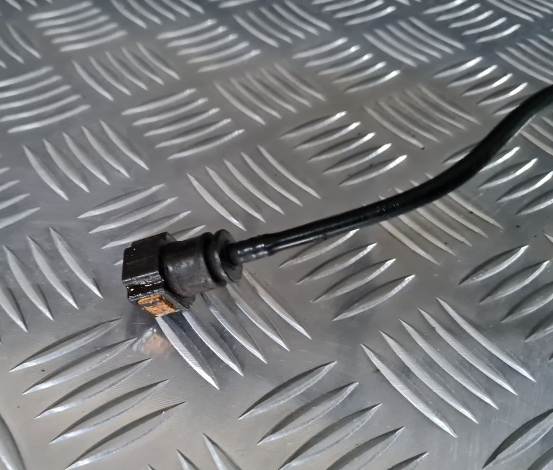 Degvielas caurule priekš CITROEN C8 2005 3 Degvielas caurule priekš CITROEN C8 2005