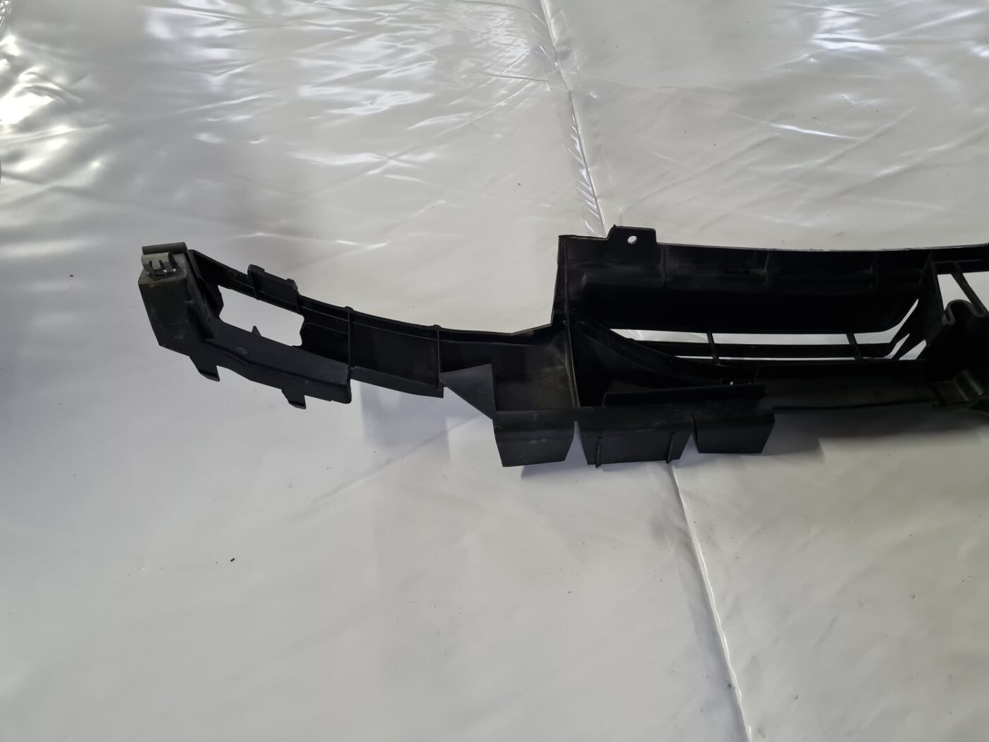 Radiatoru augšēja uzlika priekš CITROEN C8 2005 5 Radiatoru augšēja uzlika priekš CITROEN C8 2005