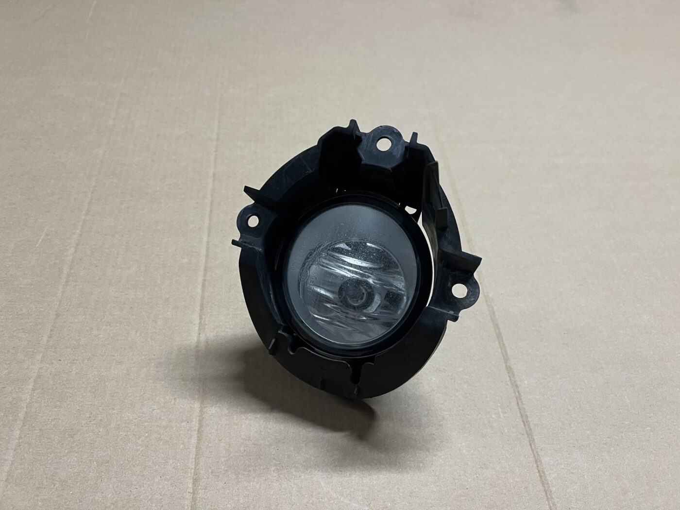 Miglas lukturis priekšā labajā pusē priekš TOYOTA AVENSIS 2010 6 Miglas lukturis priekšā labajā pusē priekš TOYOTA AVENSIS 2010