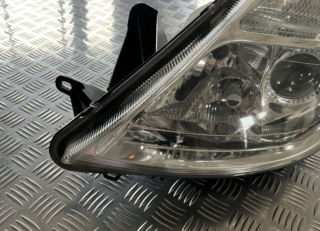 Priekšējais kreisais lukturis priekš CITROEN C8 2005 2 Priekšējais kreisais lukturis priekš CITROEN C8 2005