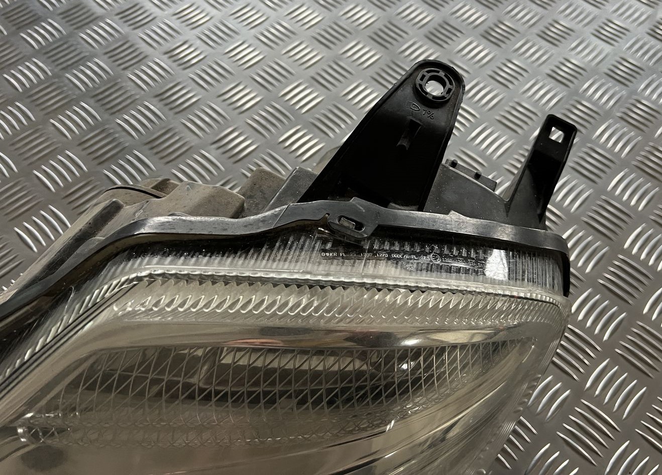 Priekšējais kreisais lukturis priekš CITROEN C8 2005 8 Priekšējais kreisais lukturis priekš CITROEN C8 2005