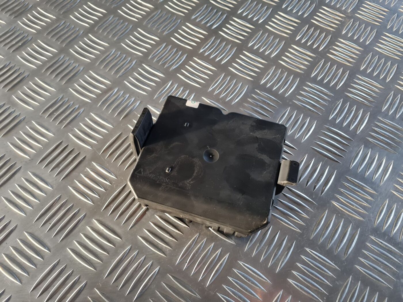 Bagažnieka vāka vadības bloks priekš OPEL INSIGNIA 2016 3 Bagažnieka vāka vadības bloks priekš OPEL INSIGNIA 2016