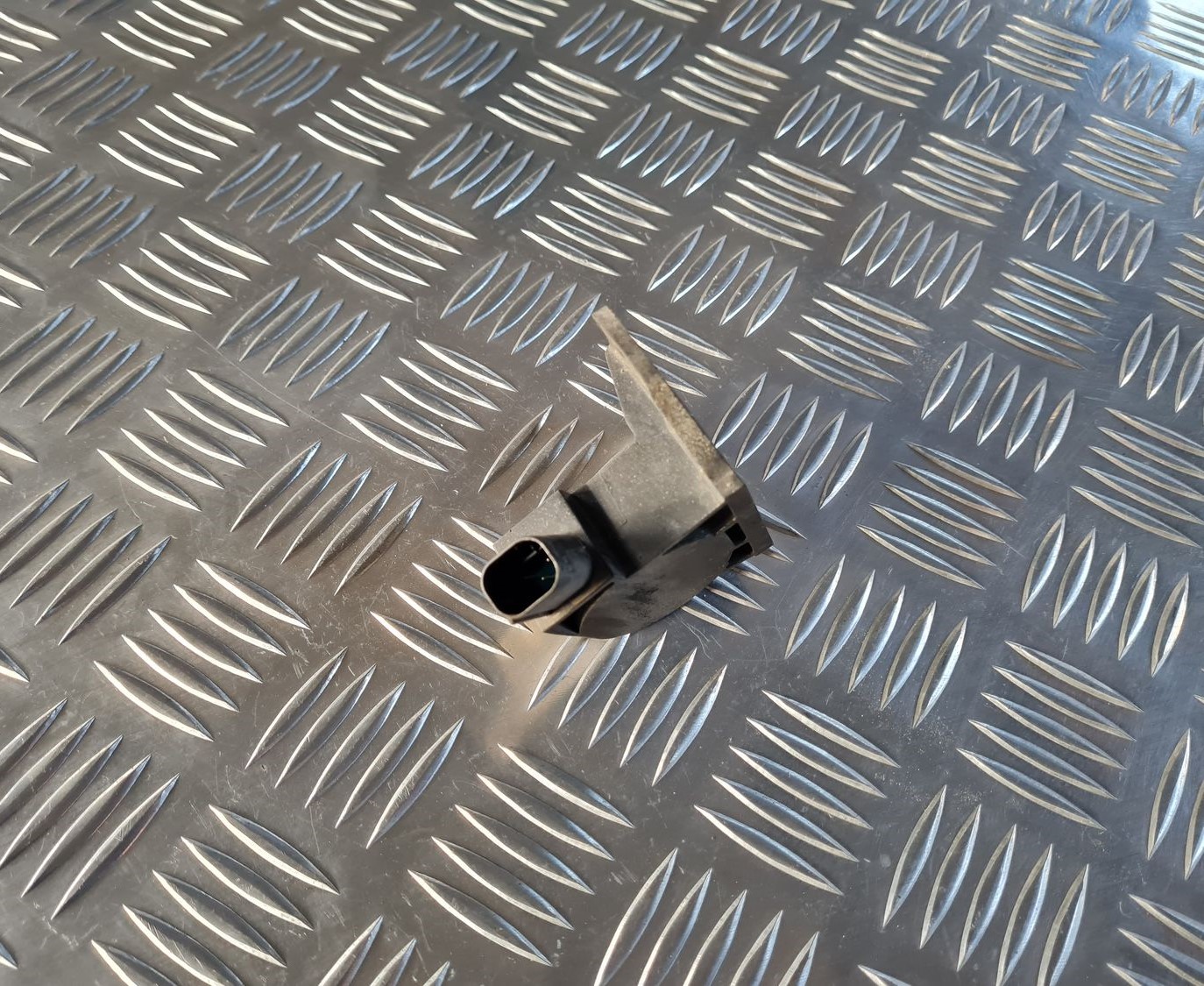 Lukturu diapazona korekcijas sensors, aizmugurē priekš OPEL INSIGNIA 2016 4 Lukturu diapazona korekcijas sensors, aizmugurē priekš OPEL INSIGNIA 2016