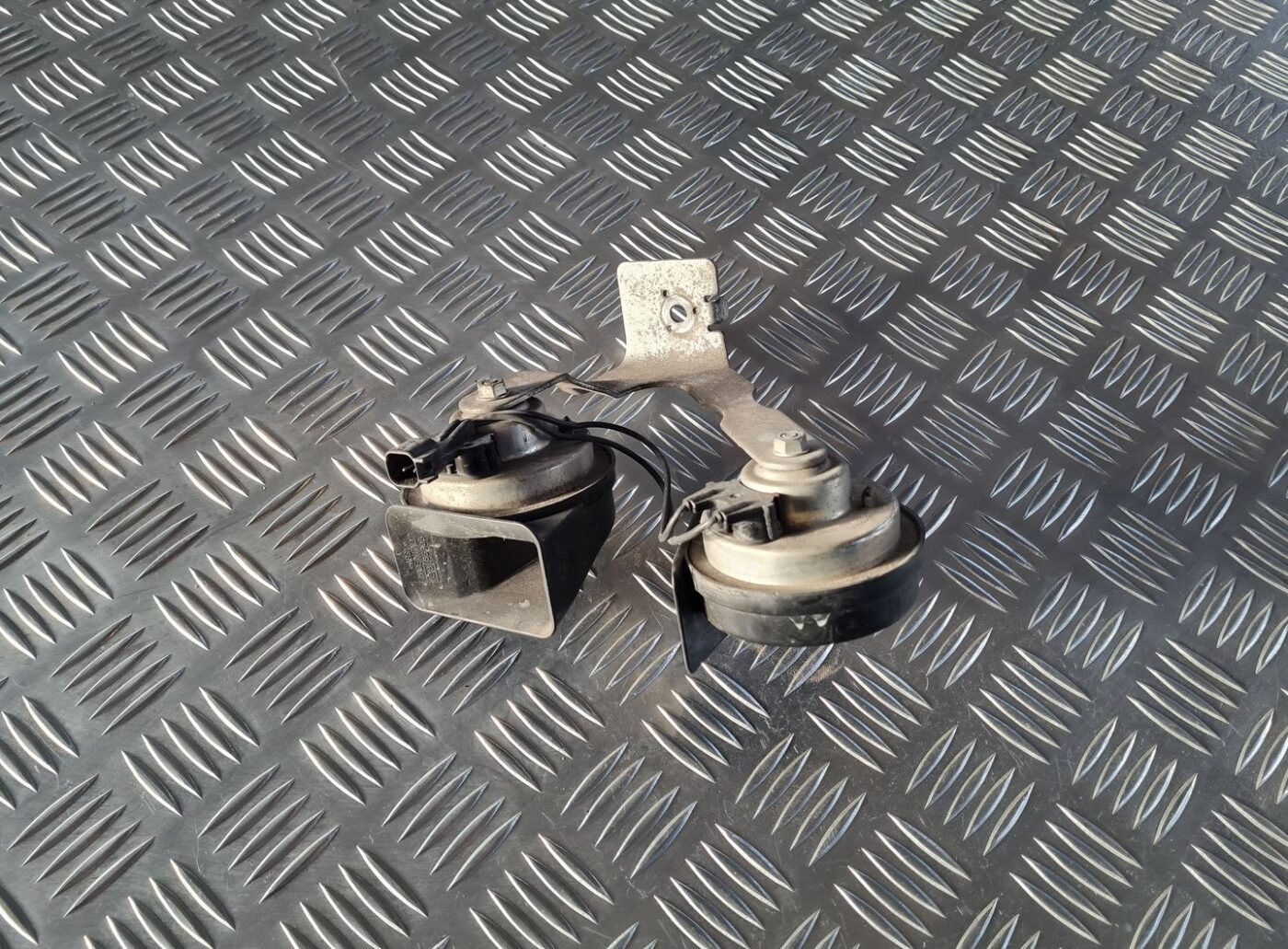 Skaņas signāls priekš OPEL INSIGNIA 2016