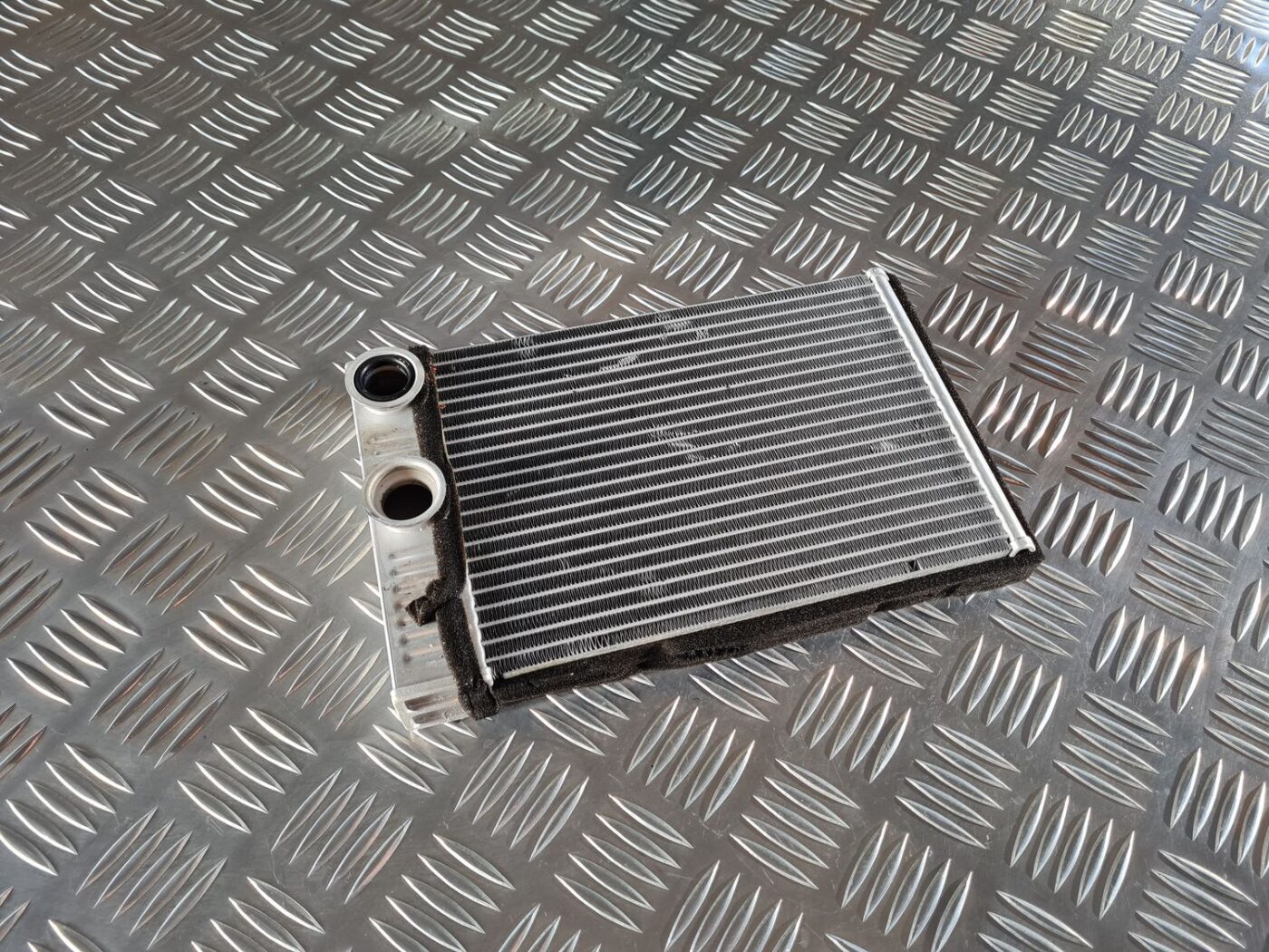 Apsildes sistēmas radiators priekš OPEL INSIGNIA 2016 1 Apsildes sistēmas radiators priekš OPEL INSIGNIA 2016