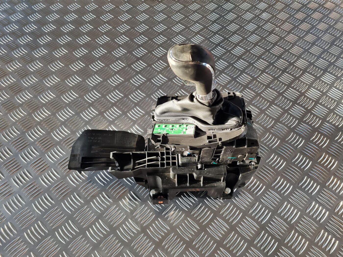 Ātrumu pārslēgšanas slēdzis priekš OPEL INSIGNIA 2016 1 Ātrumu pārslēgšanas slēdzis priekš OPEL INSIGNIA 2016