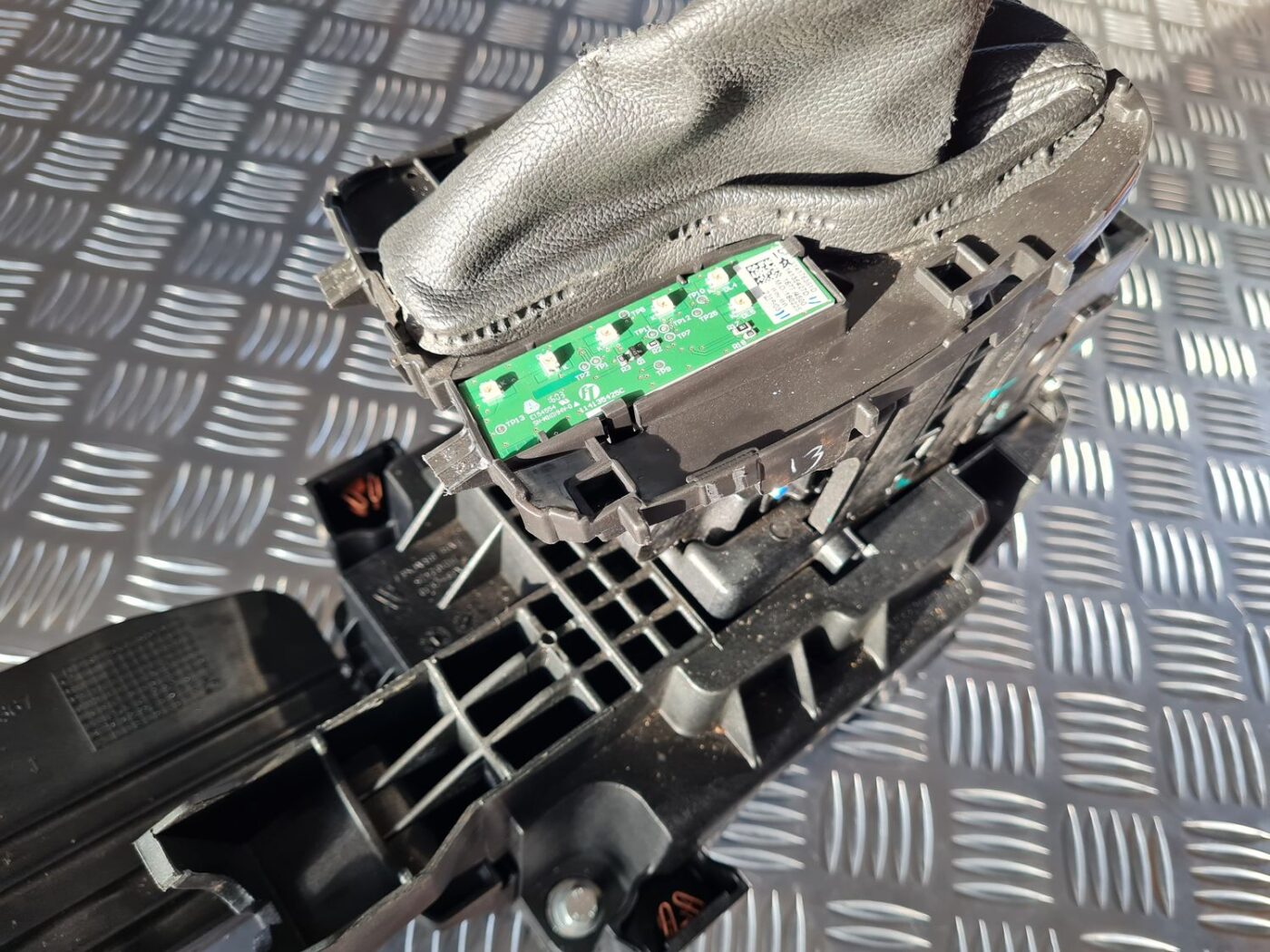 Ātrumu pārslēgšanas slēdzis priekš OPEL INSIGNIA 2016 8 Ātrumu pārslēgšanas slēdzis priekš OPEL INSIGNIA 2016