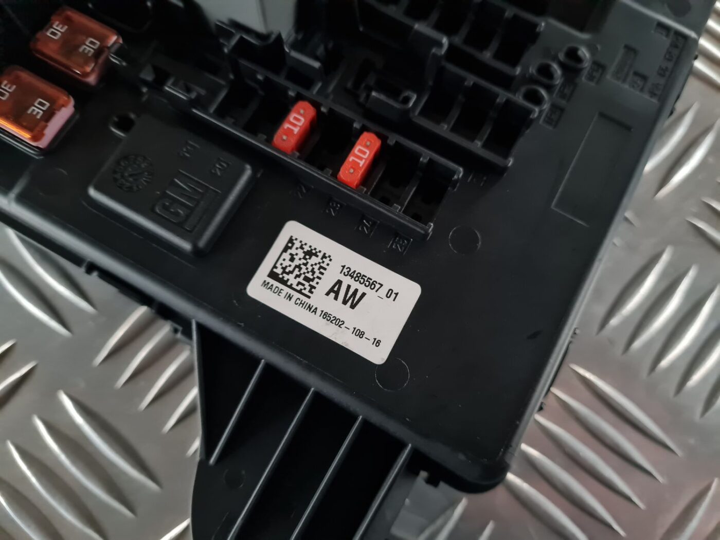 Drošinātāju bloks priekš OPEL INSIGNIA 2016 4 Drošinātāju bloks priekš OPEL INSIGNIA 2016