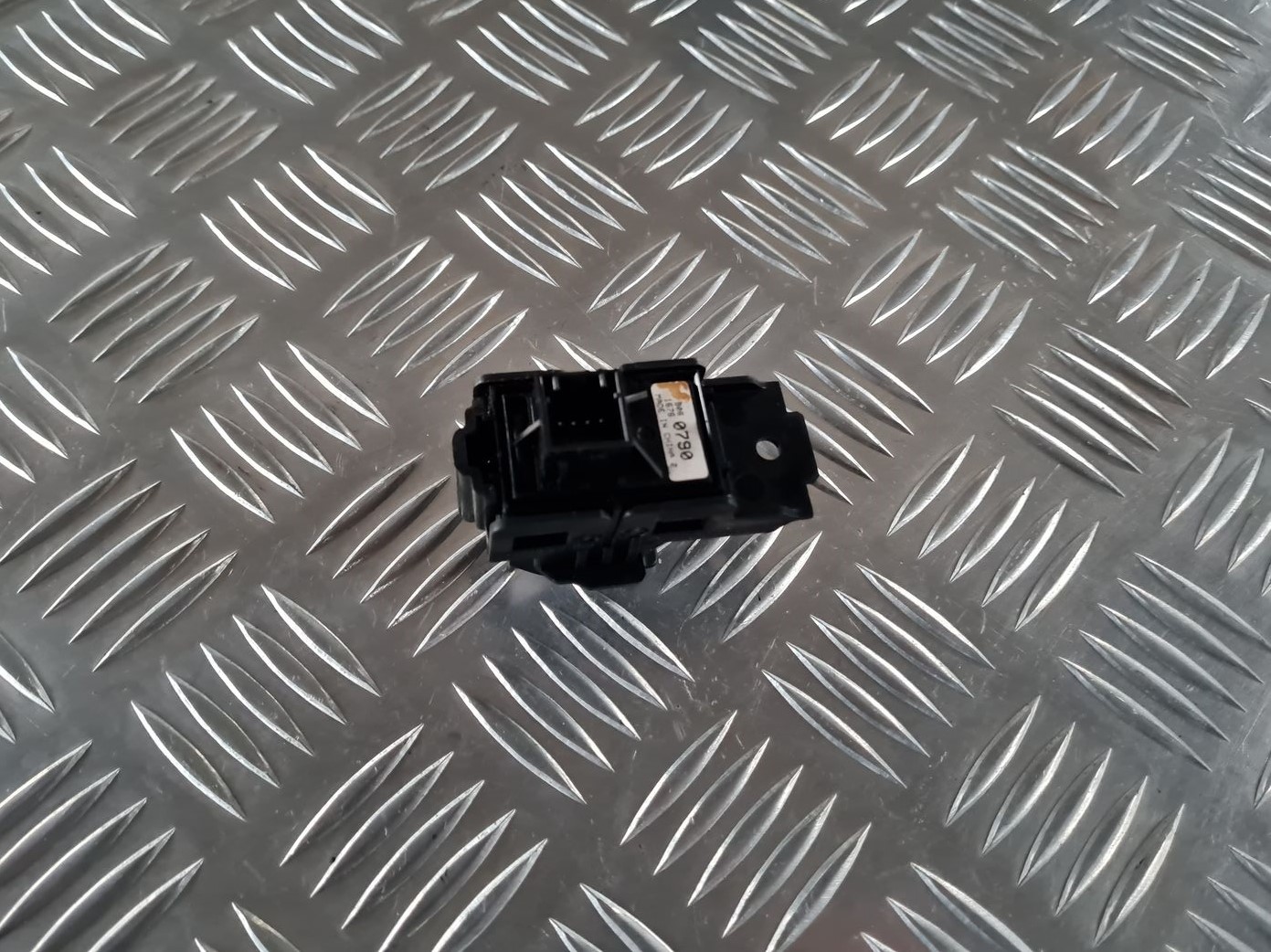 Stāvbremzes ieslēgšanas poga priekš OPEL INSIGNIA 2016 4 Stāvbremzes ieslēgšanas poga priekš OPEL INSIGNIA 2016