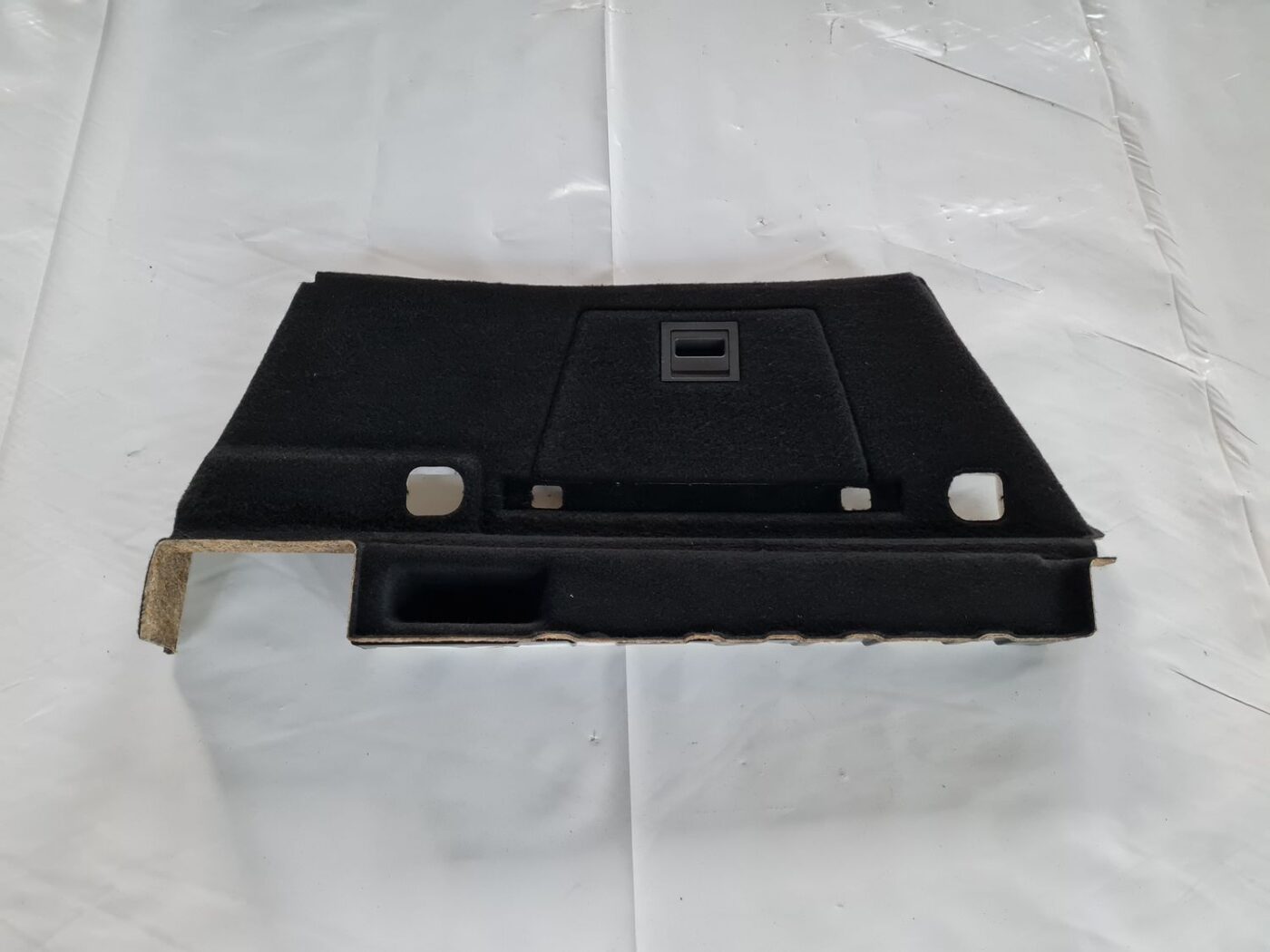 Bagāžnieka nodalījuma sānu apdare priekš OPEL INSIGNIA 2016