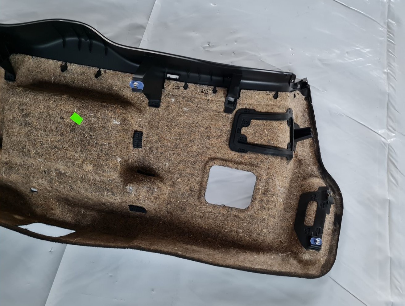 Bagāžnieka vāka liela apdare priekš OPEL INSIGNIA 2016