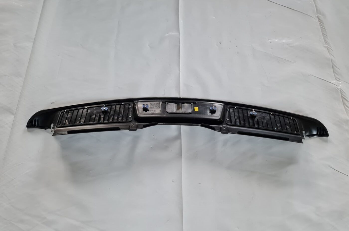 Bagažnieka nodalījuma sliekšņa uzlika priekš OPEL INSIGNIA 2016 4 Bagažnieka nodalījuma sliekšņa uzlika priekš OPEL INSIGNIA 2016