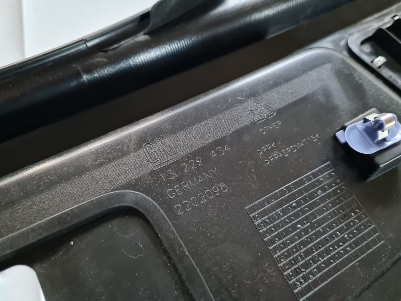 Bagažnieka nodalījuma sliekšņa uzlika priekš OPEL INSIGNIA 2016 3 Bagažnieka nodalījuma sliekšņa uzlika priekš OPEL INSIGNIA 2016