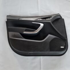 Priekšējo kreiso durvju apdare priekš OPEL INSIGNIA 2016
