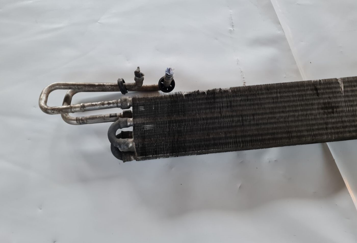 Eļļas radiators priekš OPEL INSIGNIA 2016 2 Eļļas radiators priekš OPEL INSIGNIA 2016