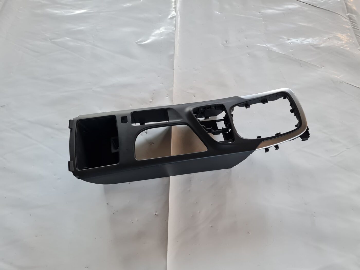 Centrālās konsoles apdares lielākā daļa priekš OPEL INSIGNIA 2016