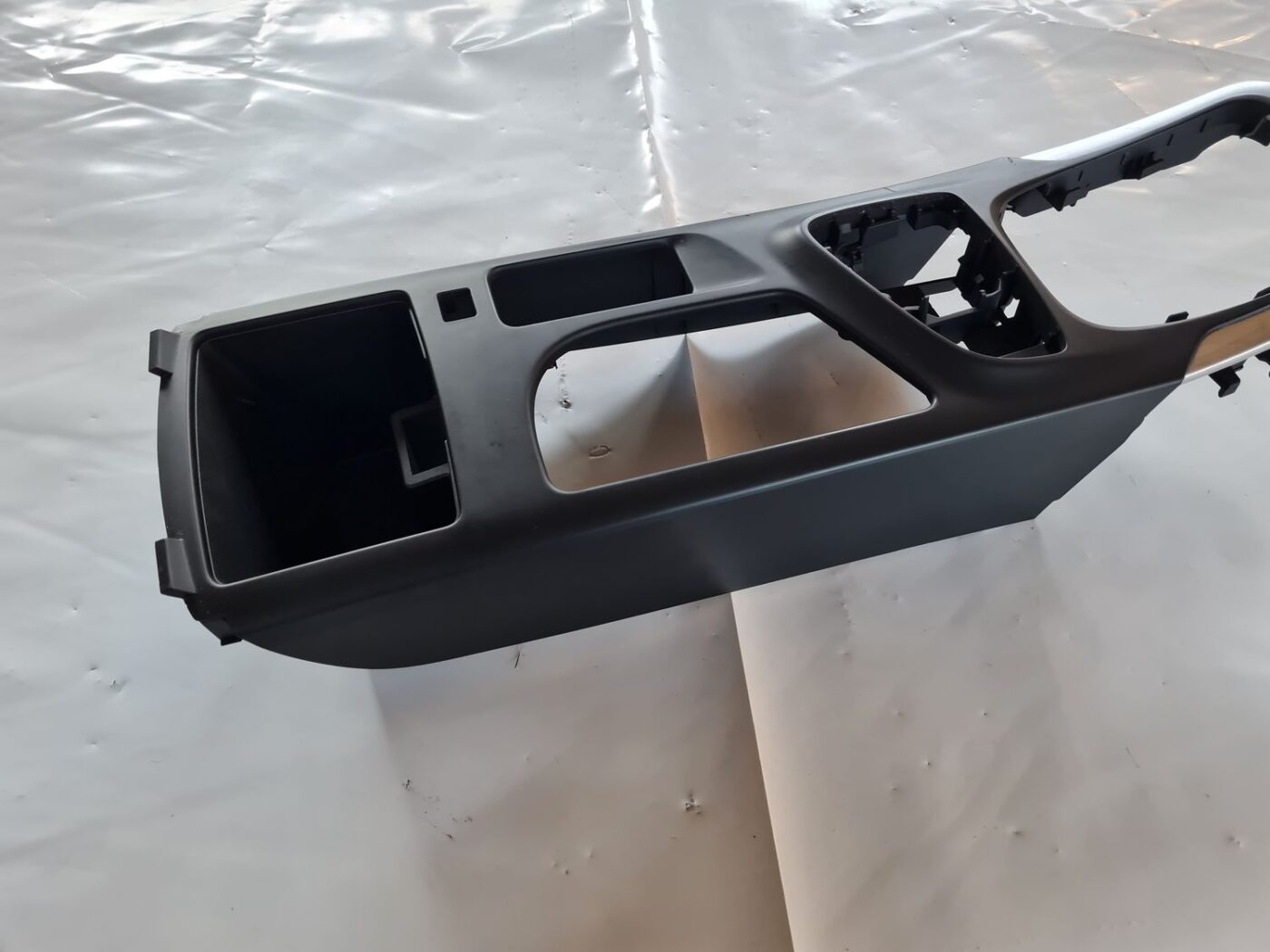 Centrālās konsoles apdares lielākā daļa priekš OPEL INSIGNIA 2016