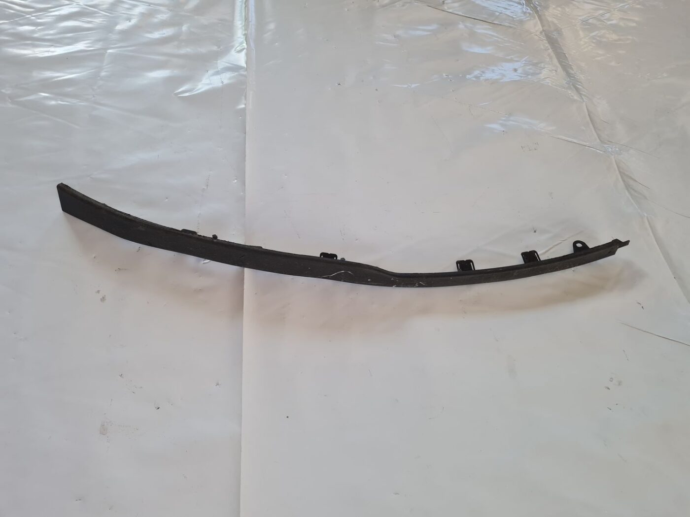 Priekšēja bufera uzlika priekš OPEL INSIGNIA 2016 1 Priekšēja bufera uzlika priekš OPEL INSIGNIA 2016