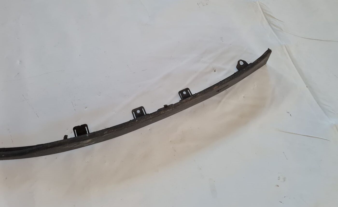 Priekšēja bufera uzlika priekš OPEL INSIGNIA 2016 2 Priekšēja bufera uzlika priekš OPEL INSIGNIA 2016