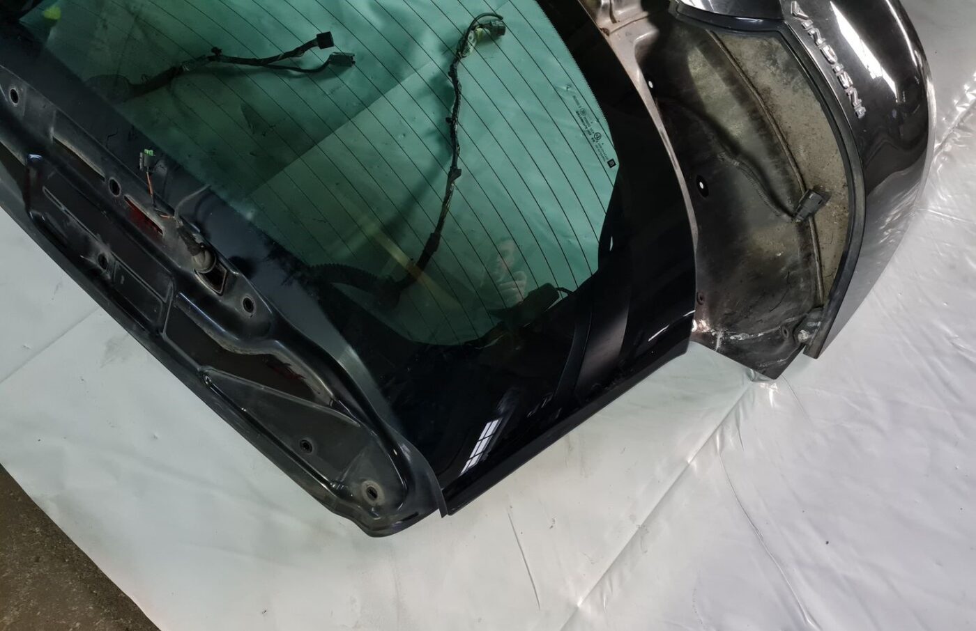 Bagāžnieka vāks priekš OPEL INSIGNIA 2016 2 Bagāžnieka vāks priekš OPEL INSIGNIA 2016