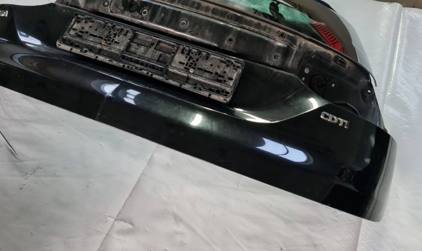 Bagāžnieka vāks priekš OPEL INSIGNIA 2016 6 Bagāžnieka vāks priekš OPEL INSIGNIA 2016