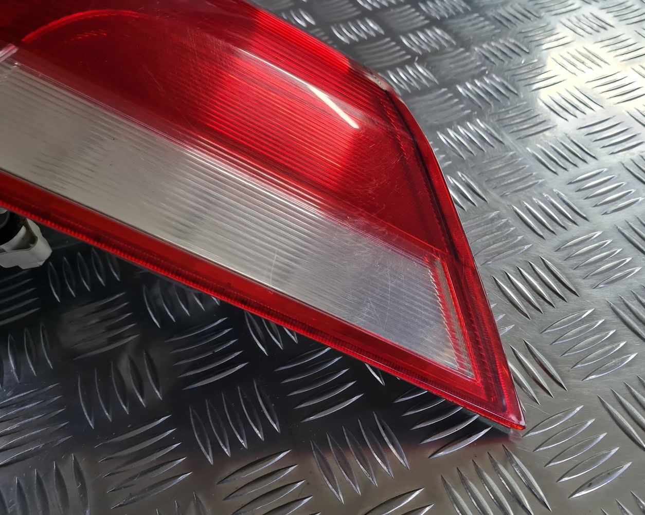 Aizmugurējais labais lukturis priekš OPEL VECTRA C 2008 6 Aizmugurējais labais lukturis priekš OPEL VECTRA C 2008