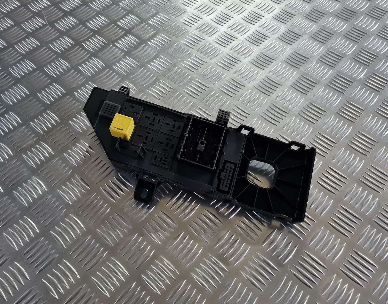 Drošinātāju bloks priekš OPEL VECTRA C 2008 3 Drošinātāju bloks priekš OPEL VECTRA C 2008