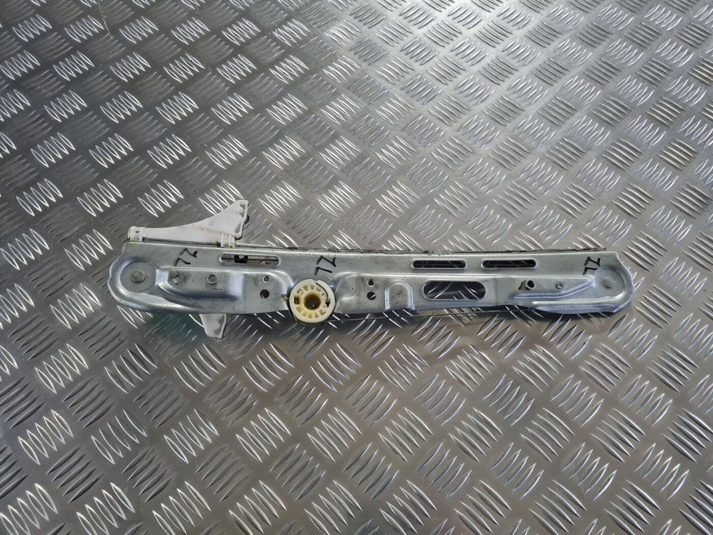 Stikla pacelšanas mehānisms aizmugurējais kreisais priekš OPEL VECTRA C 2008