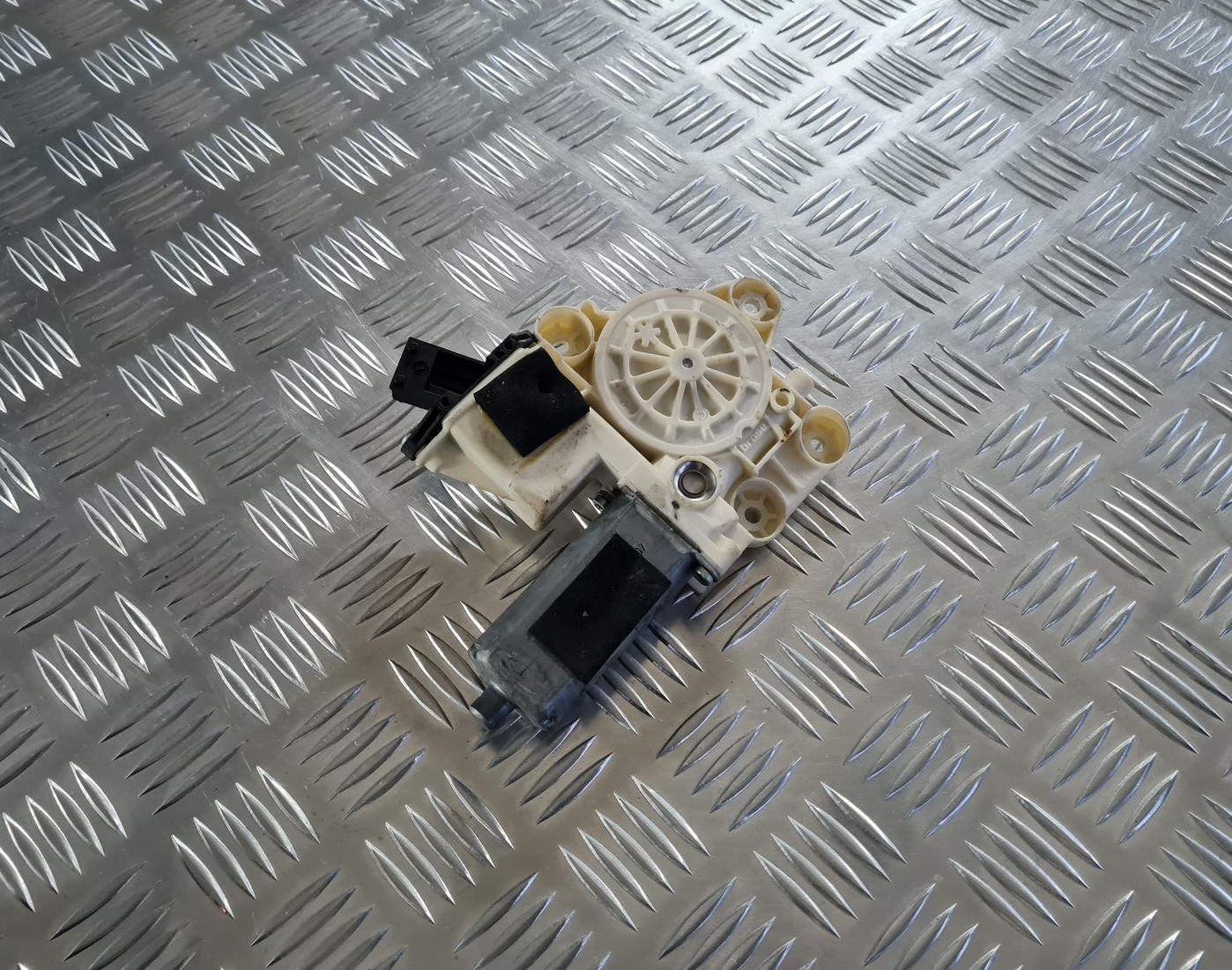 Elektrisko stiklu motors priekš OPEL VECTRA C 2008