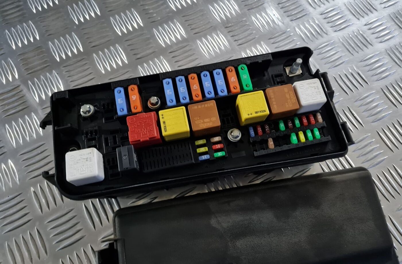 Drošinātāju bloks priekš OPEL VECTRA C 2008