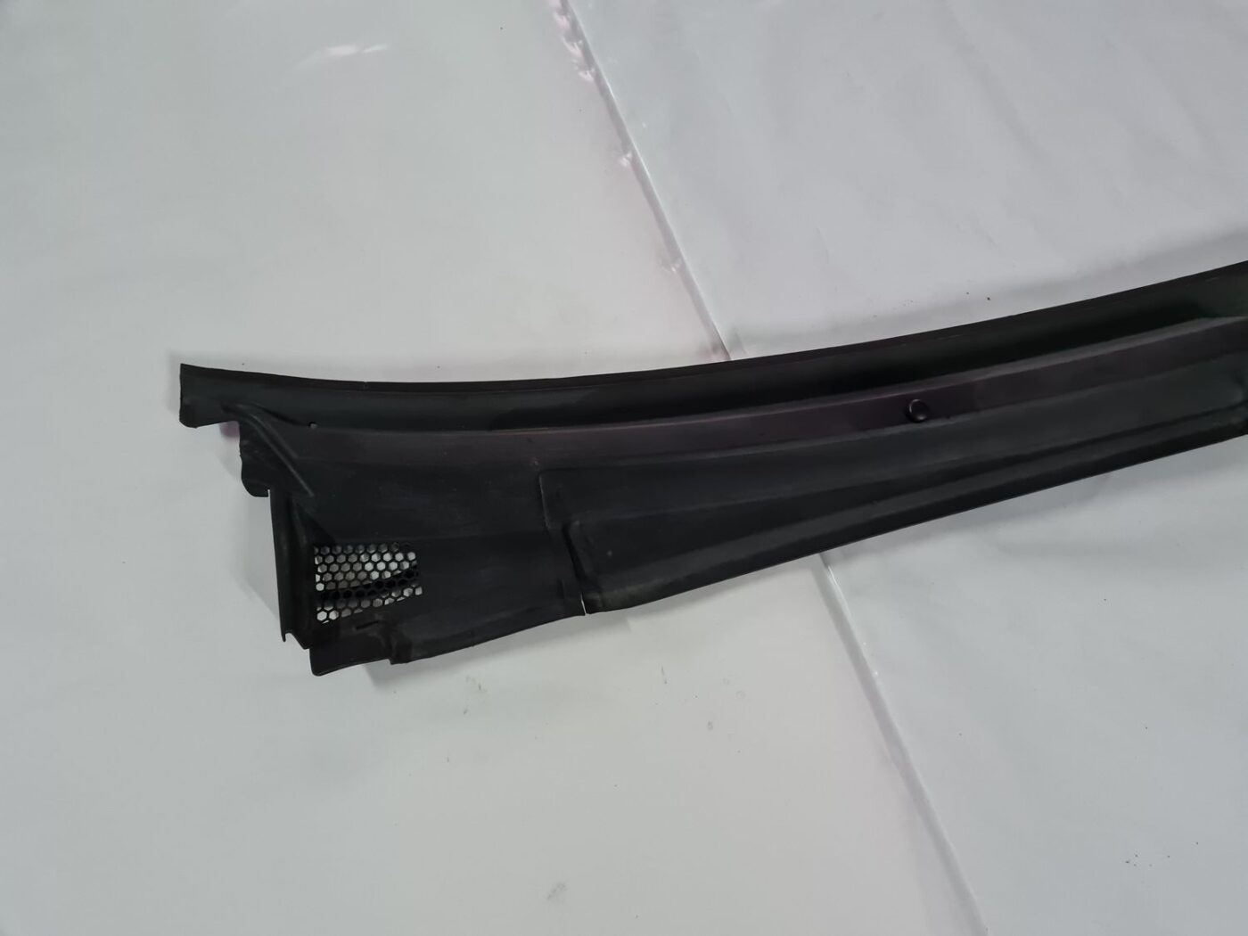 Vējstikla uzlikas (deflektora) režģis priekš OPEL VECTRA C 2008 2 Vējstikla uzlikas (deflektora) režģis priekš OPEL VECTRA C 2008