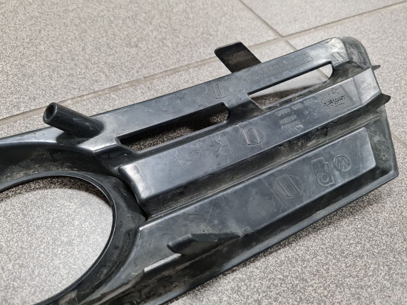 Miglas luktura reste, pa labi priekš VW PASSAT CC 2009 5 Miglas luktura reste, pa labi priekš VW PASSAT CC 2009