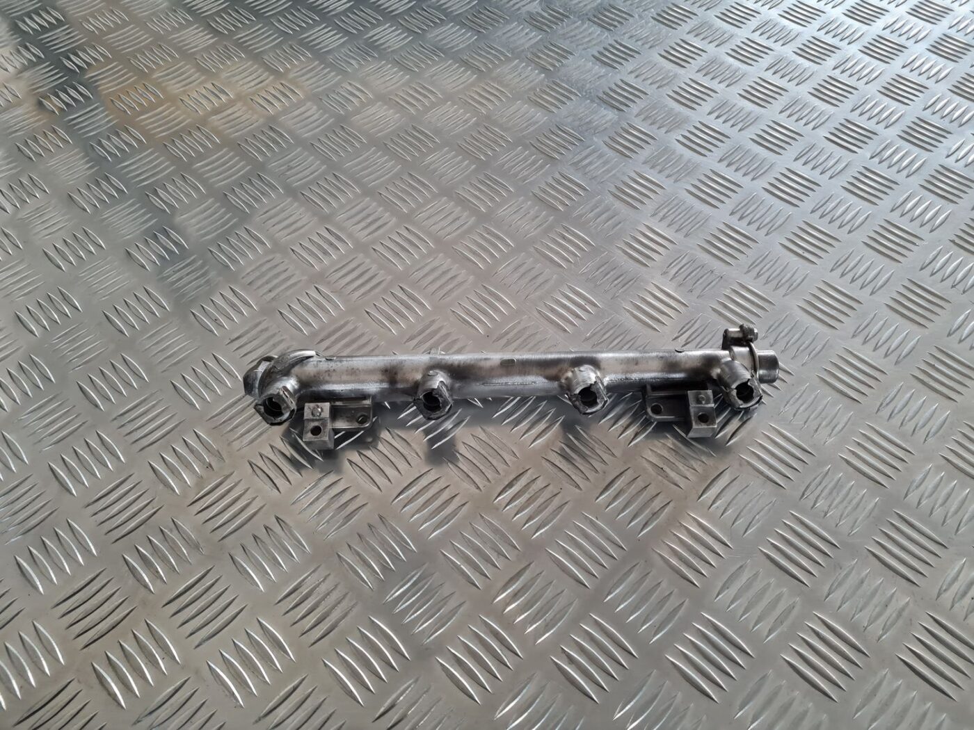 Degvielas sadales caurule priekš OPEL VECTRA C 2002 1 Degvielas sadales caurule priekš OPEL VECTRA C 2002