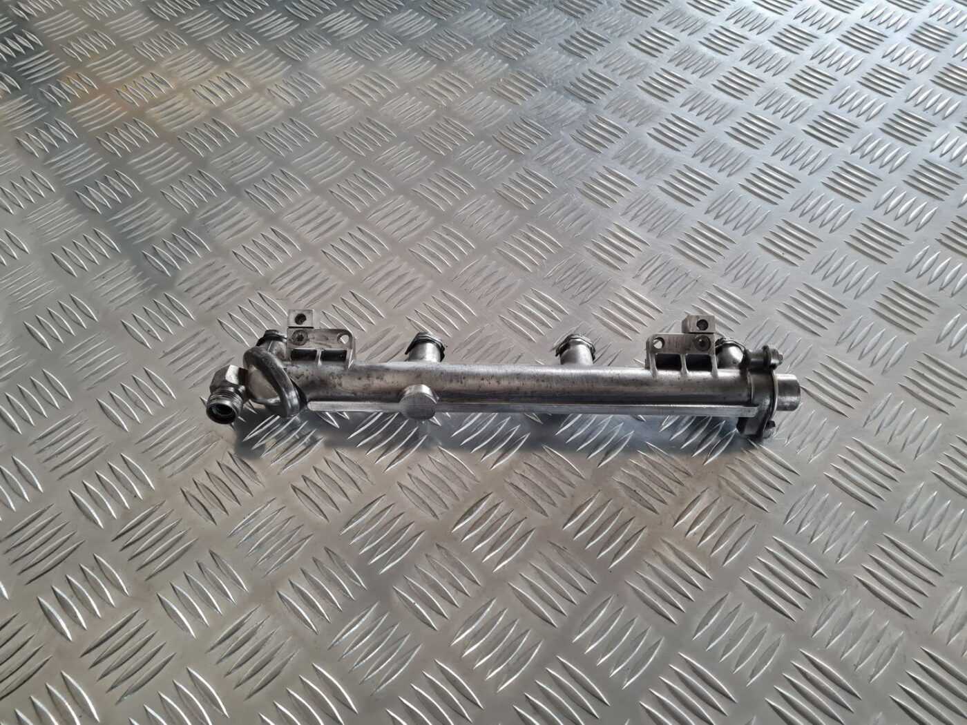 Degvielas sadales caurule priekš OPEL VECTRA C 2002 4 Degvielas sadales caurule priekš OPEL VECTRA C 2002