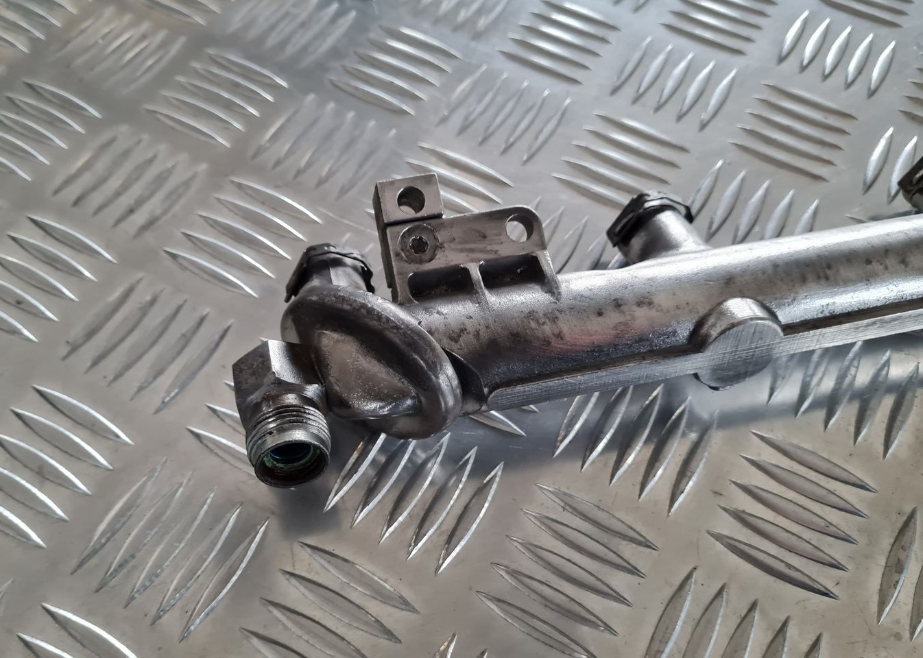 Degvielas sadales caurule priekš OPEL VECTRA C 2002 3 Degvielas sadales caurule priekš OPEL VECTRA C 2002