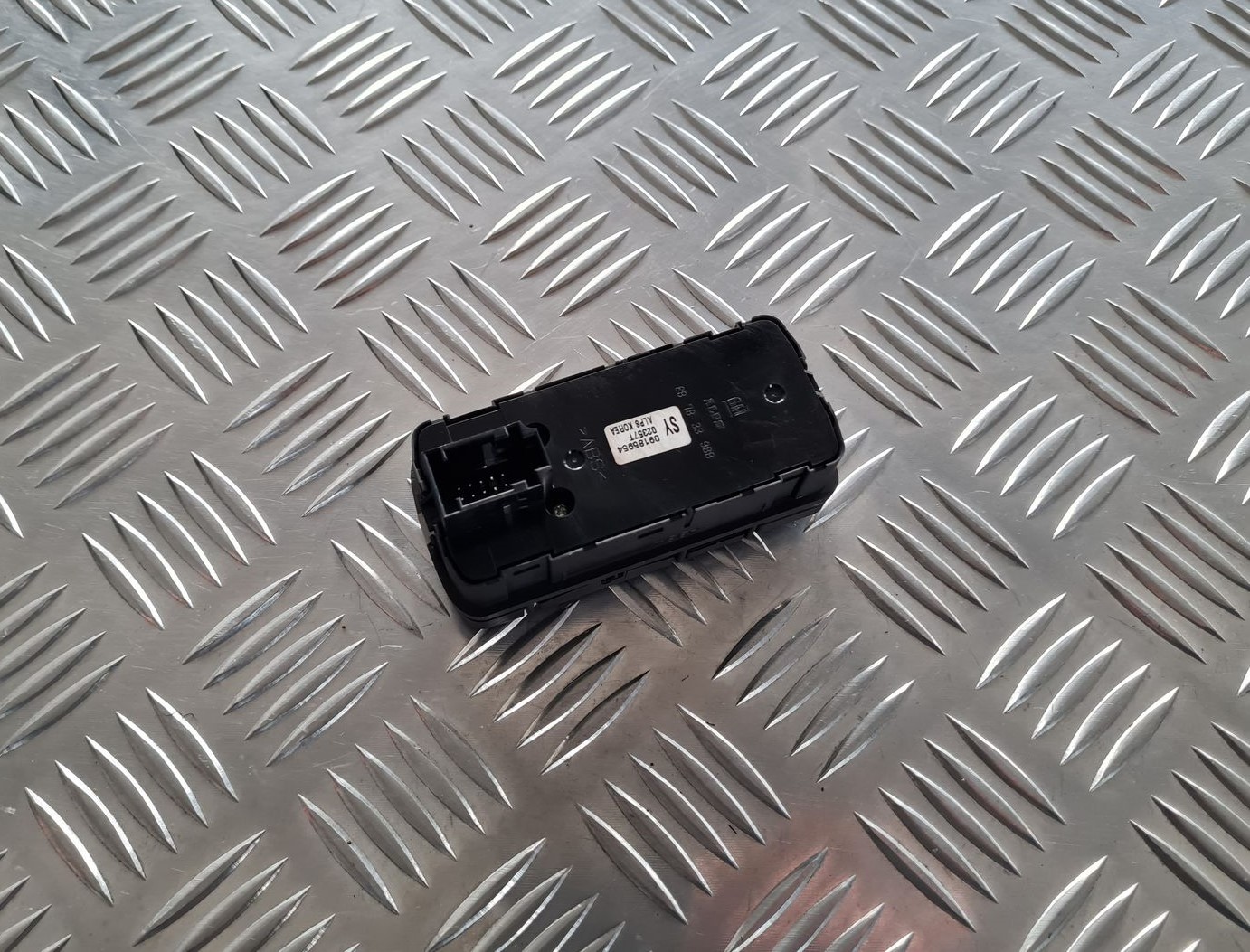 Šofera durvju slēdža pogas priekš OPEL VECTRA C 2002 4 Šofera durvju slēdža pogas priekš OPEL VECTRA C 2002