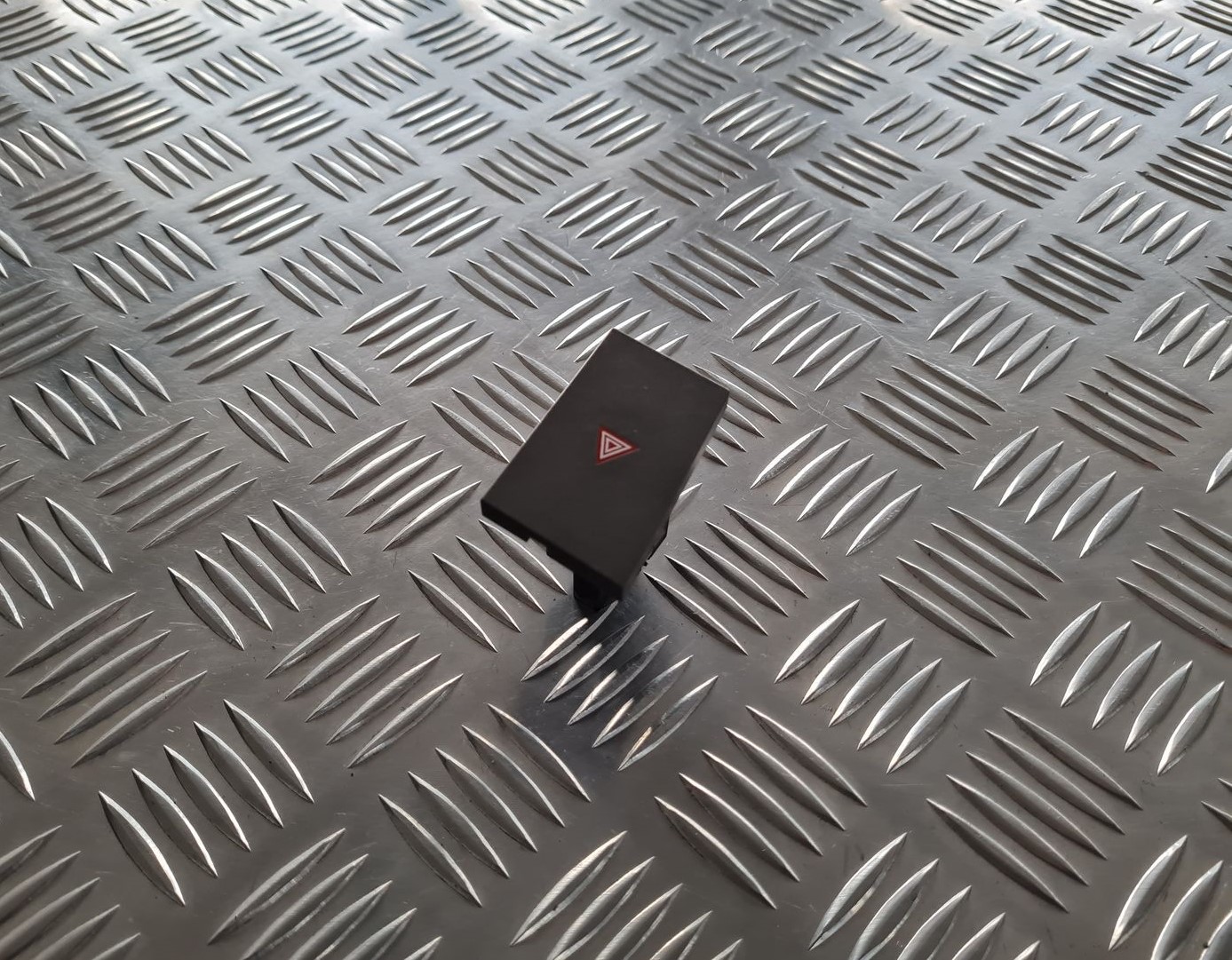 Trauksmes poga priekš OPEL VECTRA C 2002 1 Trauksmes poga priekš OPEL VECTRA C 2002