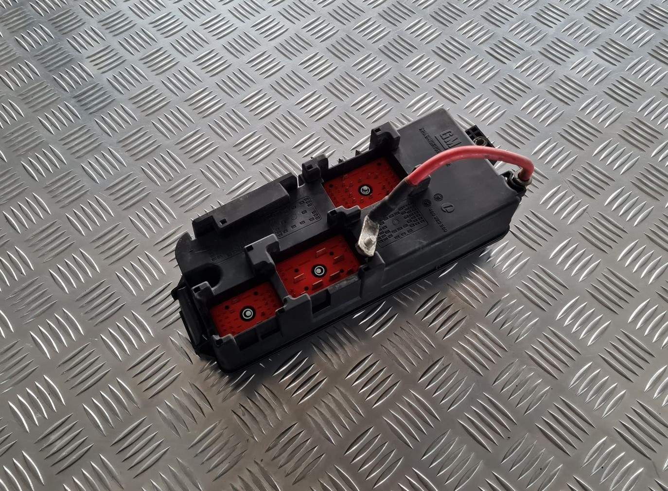 Drošinātāju bloks priekš OPEL VECTRA C 2002 5 Drošinātāju bloks priekš OPEL VECTRA C 2002