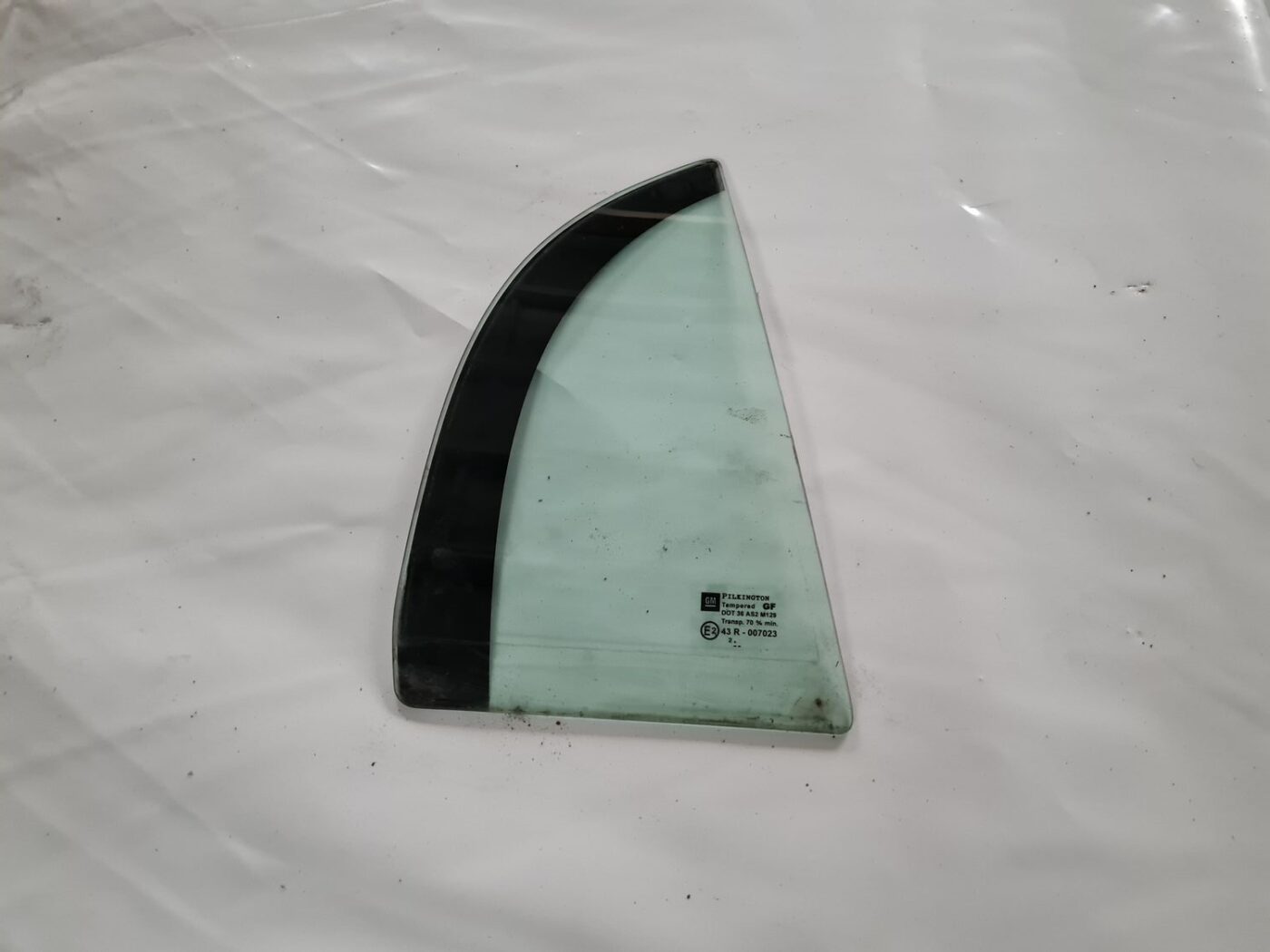 Labo durvju stūra stikls priekš OPEL VECTRA C 2002