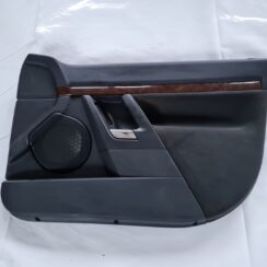 Priekšējo labo durvju apdare priekš OPEL VECTRA C 2002