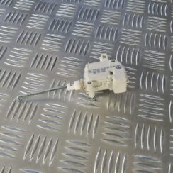 Bagažnieka vāka slēdzenes motors priekš VW GOLF IV 1999