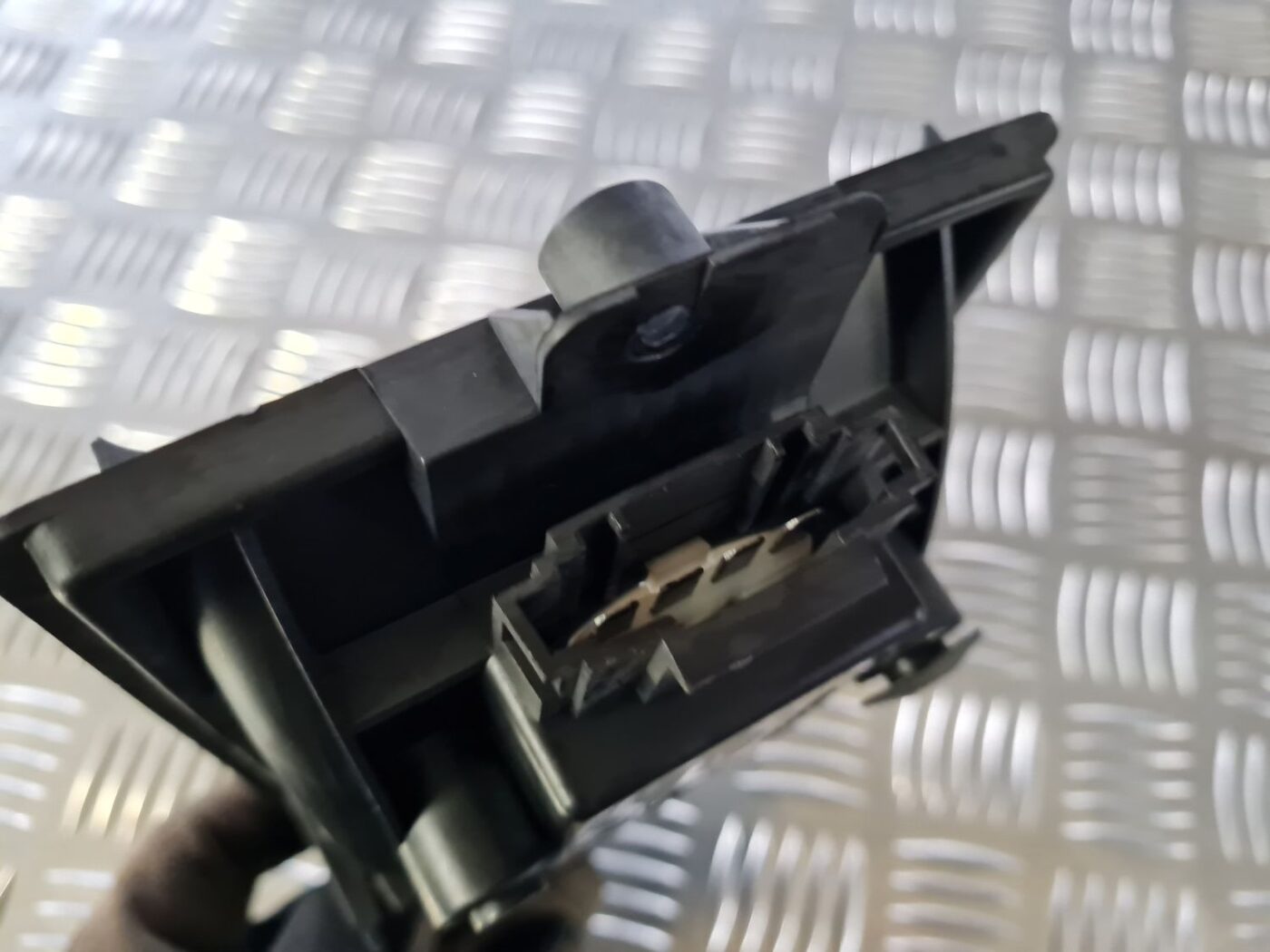 Salona ventilatora rezistors priekš VW GOLF IV 1999 3 Salona ventilatora rezistors priekš VW GOLF IV 1999