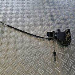 Priekšējo labo durvju slēdzene priekš VW GOLF IV 1999