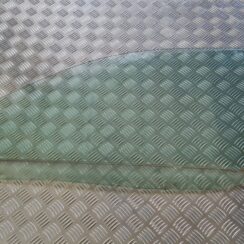 Priekšējo kreiso durvju stikls priekš VW GOLF IV 1999