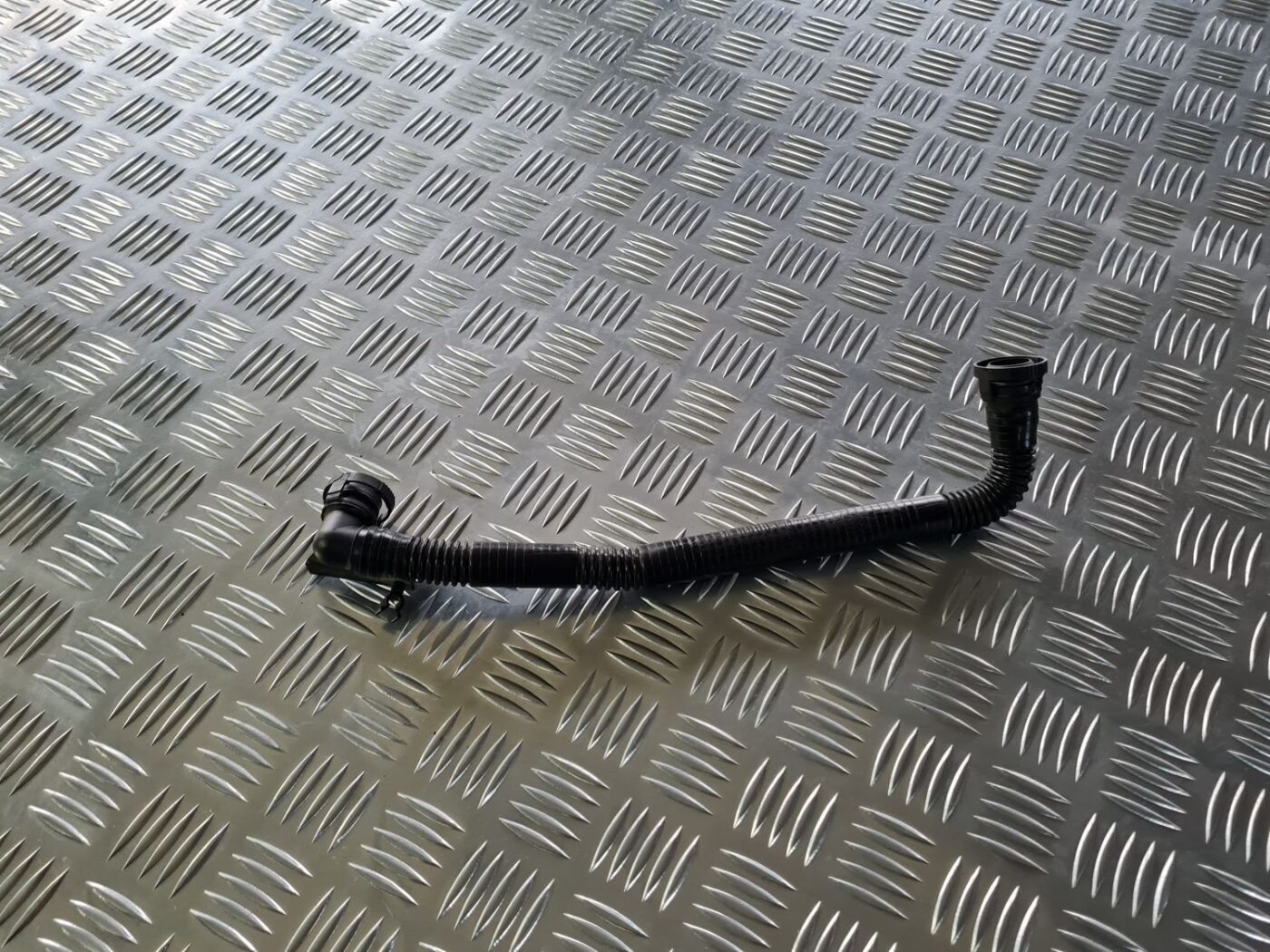 Gaisa vads priekš VW GOLF IV 1999 1 Gaisa vads priekš VW GOLF IV 1999