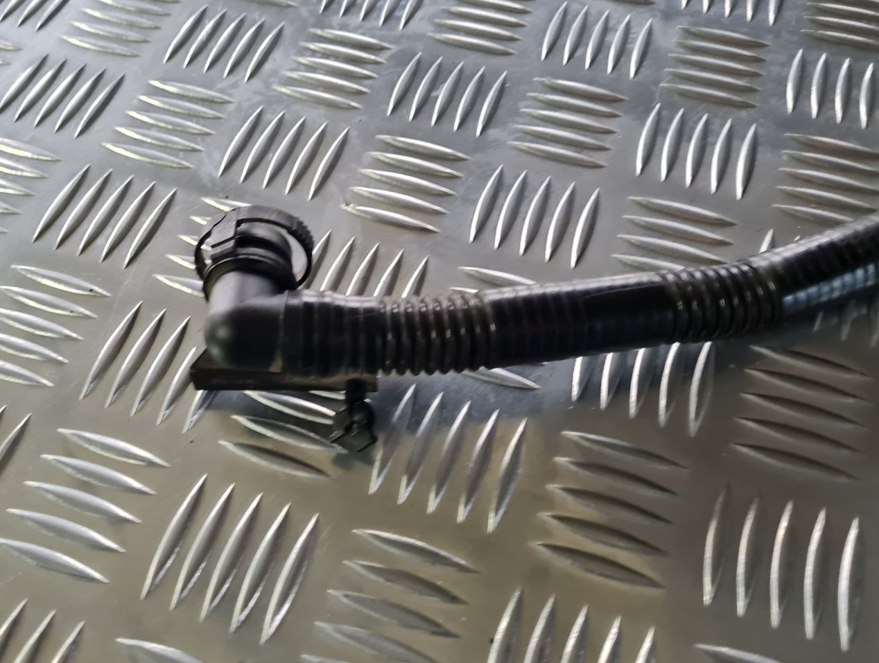 Gaisa vads priekš VW GOLF IV 1999 2 Gaisa vads priekš VW GOLF IV 1999